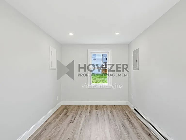 35 Riverside Dr #1R — Photo 6