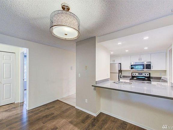 3rd image of 14555 NE 32nd St APT F202