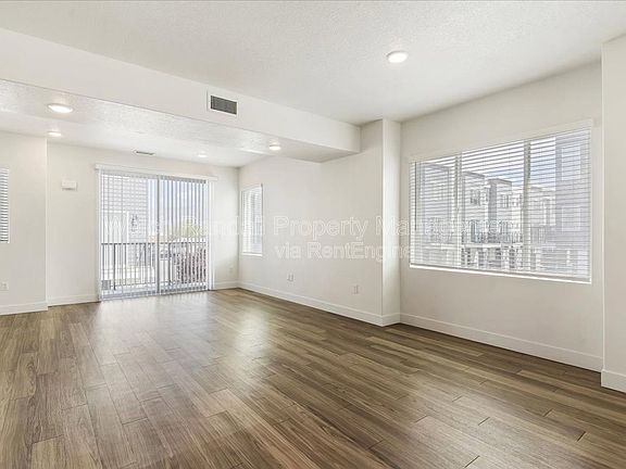 3rd image of 2342 W Leigh Ln