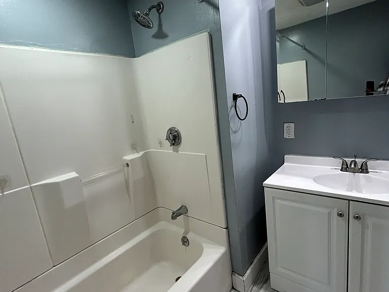 241 Ash St #2 — Photo 9