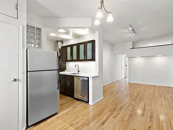 5th image of 590 6th Ave APT 2