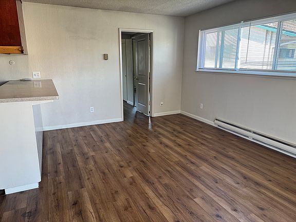 2nd image of 3977 Hamilton Ave APT 12