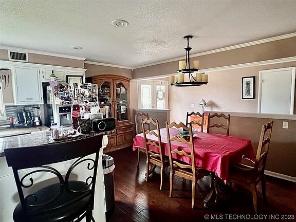 5th image of 606 McArthur Ln