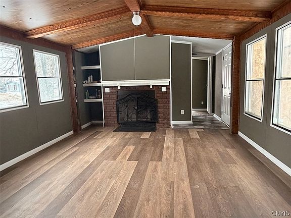 4th image of 956 Middle Rd #5A