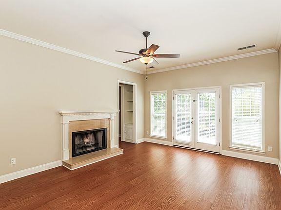 3rd image of 31 Village Park Dr