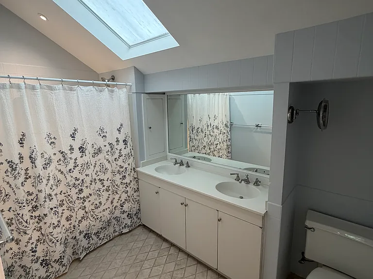 96 Mount Vernon St #4 — Photo 10