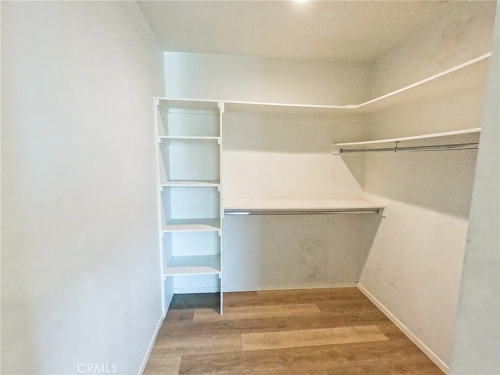 2 bed, 2.5 bath, 1900 sqft, $4,300 — Photo 3
