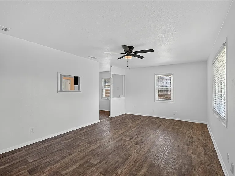 815 Wilson Dr — Photo 5