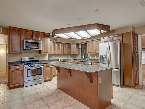 3rd image of 8440 S 5th Dr