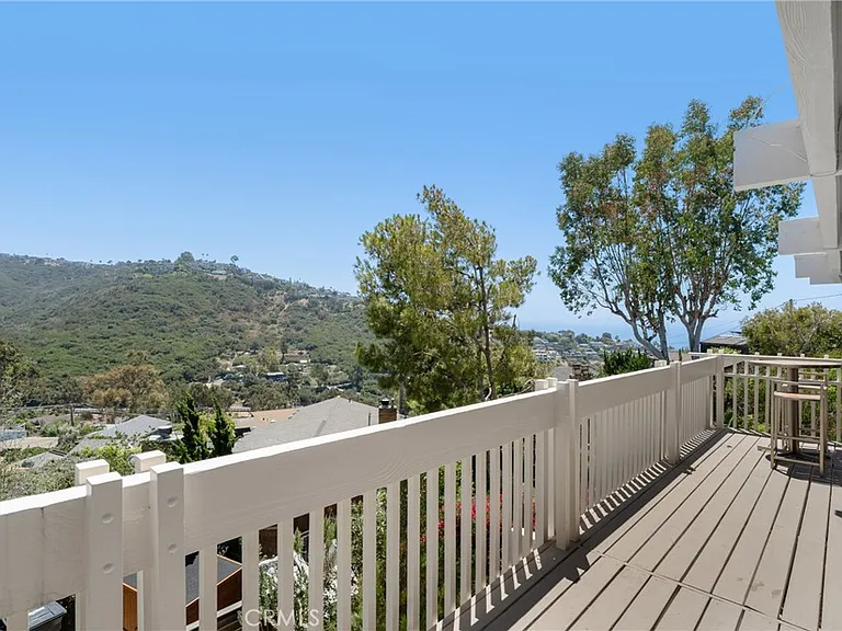 1494 Bluebird Canyon Dr — Photo 33