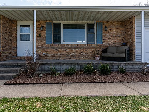 2nd image of 6726 Wellington Dr