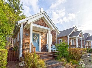 47 Beach Cabin Ln, Pacific Beach, WA 98571