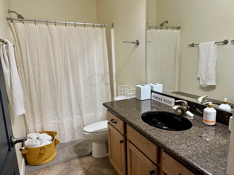 930 E Sterling Ln — Photo 13