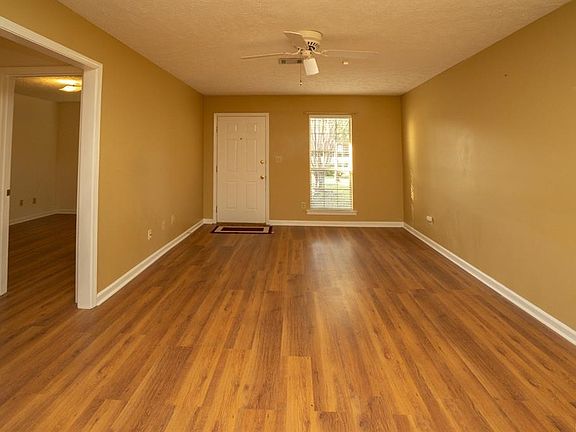4th image of 8345 Grand Oak Ct