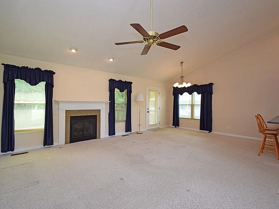 2nd image of 1599 Utah Ct