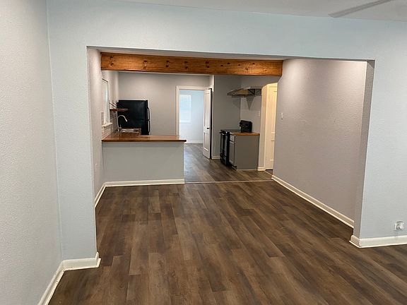 4th image of 2041 Texas Ave