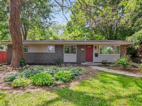 2731 Canterbury Rd, Ann Arbor, MI 48104
