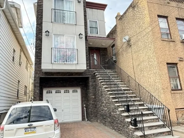 31 Spencer St, Elizabeth City, NJ 07202