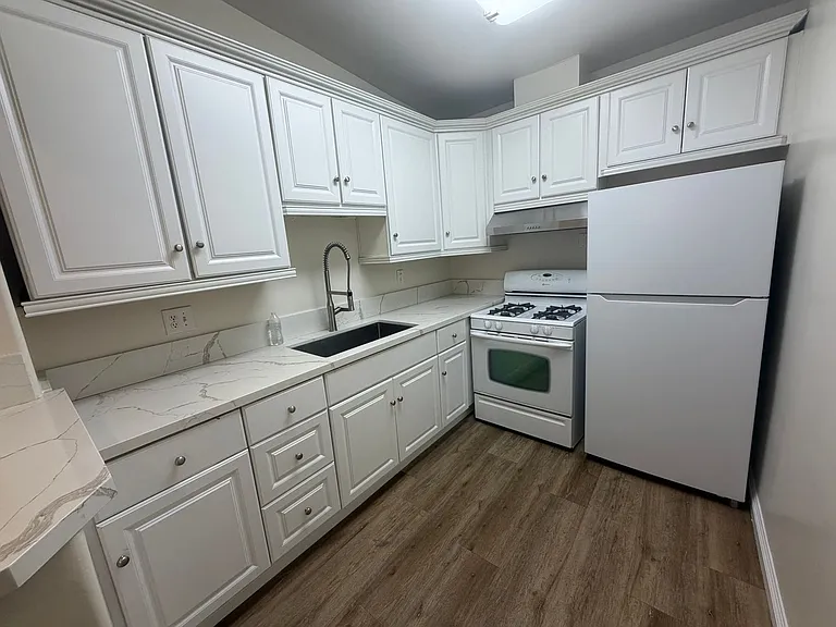 2119 E Westport Dr #7 — Photo 8