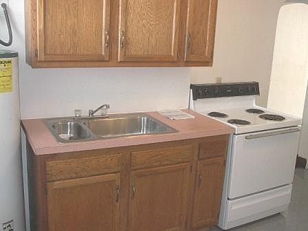 4th image of 100 S 25th St