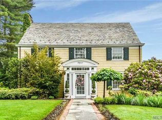 15 Plandome Dr, Manhasset, NY 11030