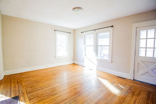 3rd image of 871 Geneva Ave