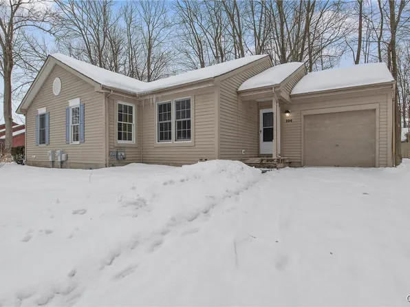 104 Niblick Cir, Baldwinsville, NY 13027