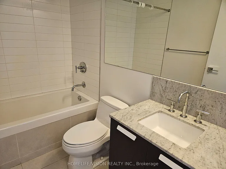 42 Charles St E #4207 — Photo 6