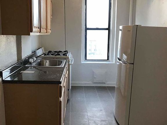 5th image of 2719 Morris Ave APT 4D