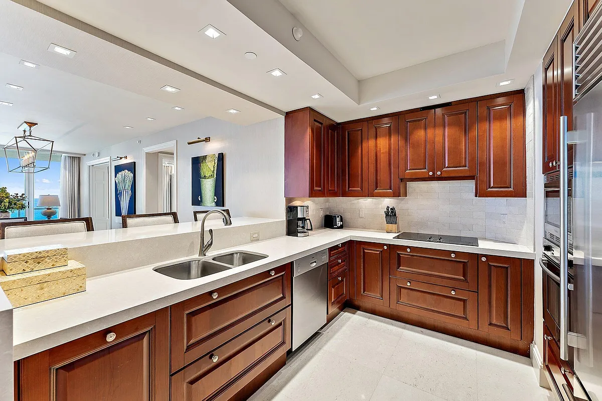 Building Photo - 2700 N Ocean Dr #2304B
