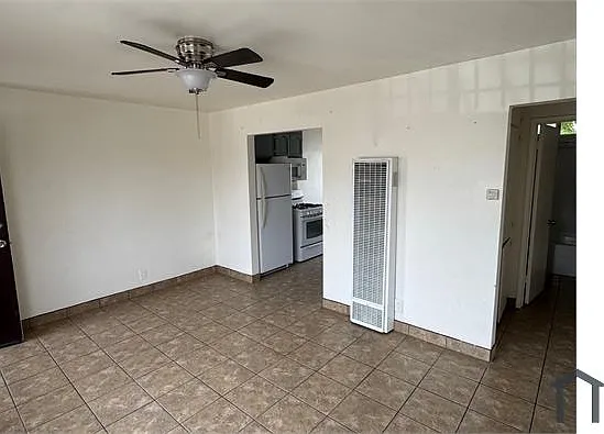 2 bed, 700 sqft, $2,100 — Photo 3