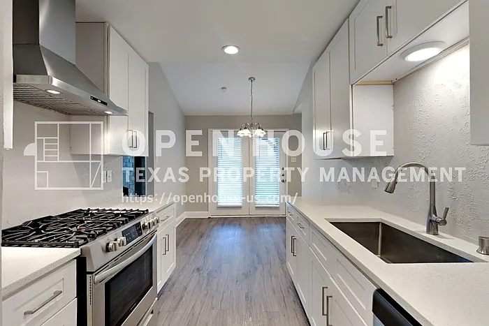 1742 Sterling Ln — Photo 4