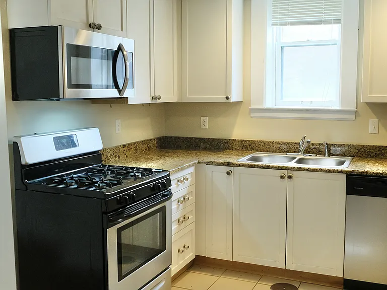 615 W Hancock St — Photo 13