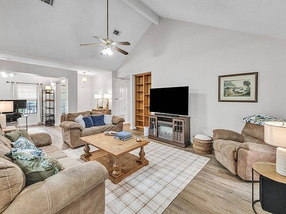 4th image of 6453 Garden Dr