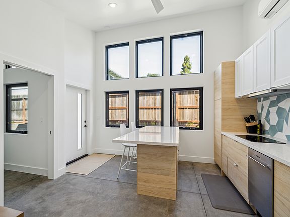 5th image of 1180 Linda Dr #1/2