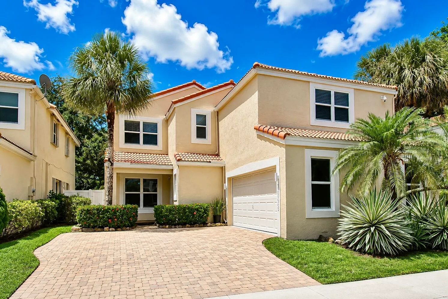 4 bed, 2.5 bath, 2198 sqft, $7,000 — Photo 2