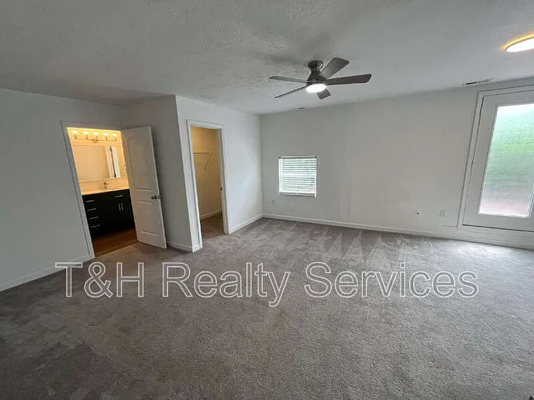 210 N Keystone Ave — Photo 18