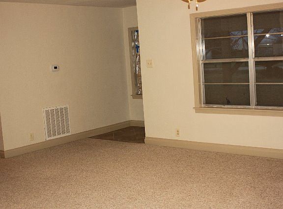 3rd image of 380 Osborne Dr