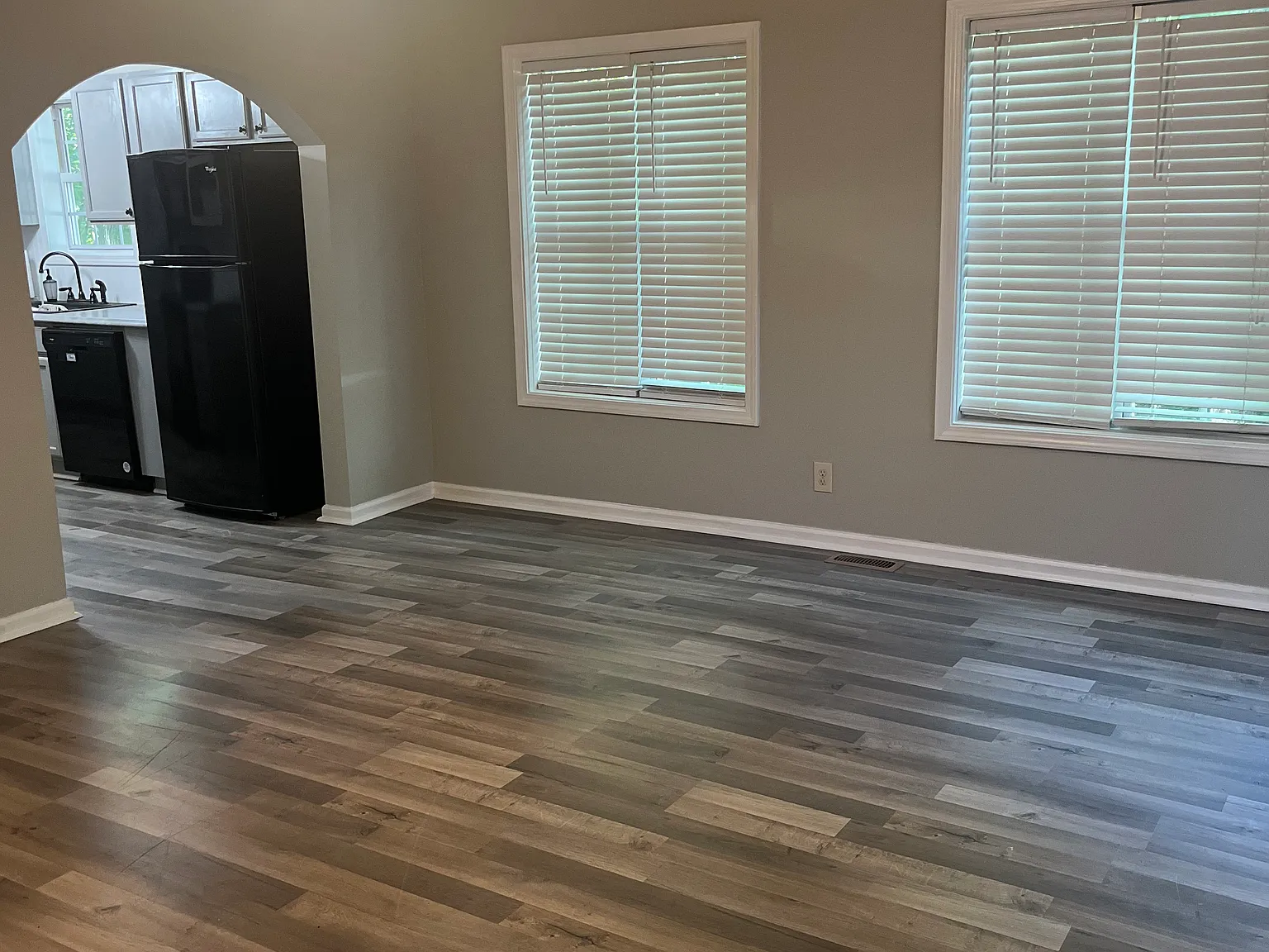 2 bed, 1100 sqft, $1,650 — Photo 3