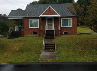 23 Azalea St, Philippi, WV 26416