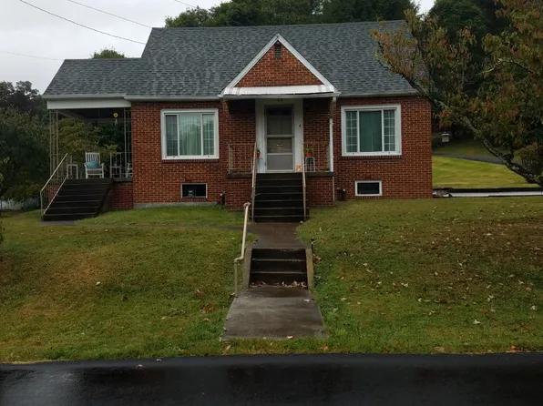 23 Azalea St, Philippi, WV 26416