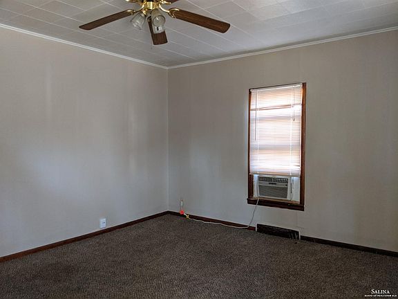 2nd image of 426 S Phillips Ave