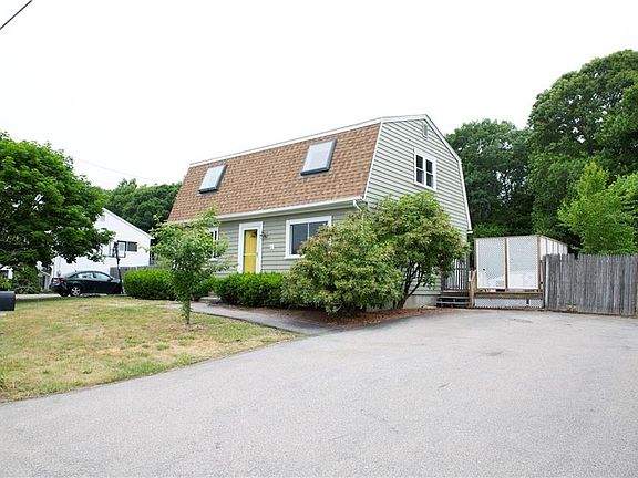 2nd image of 23 Saundra Dr