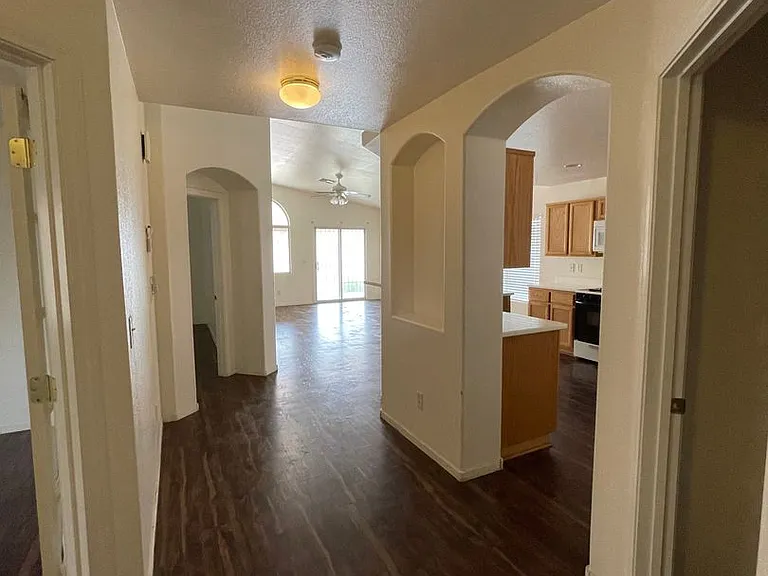 5002 Drifting Pebble St — Photo 2
