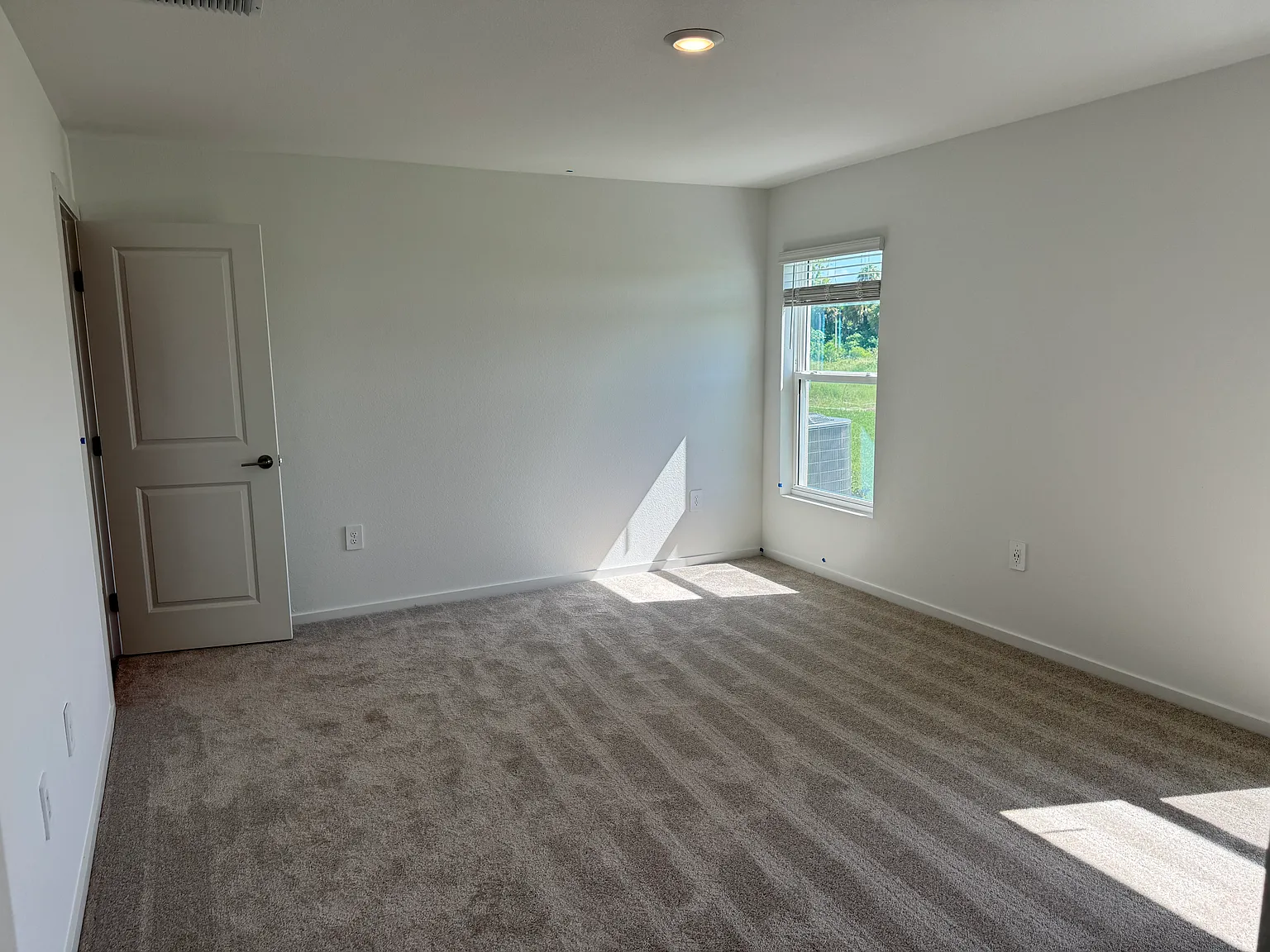 4 bed, 1890 sqft, $2,595 — Photo 4