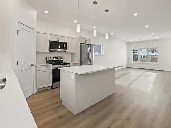 2nd image of 267 Devon Ave #1