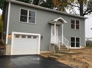 43 Grace St, Chicopee, MA 01020