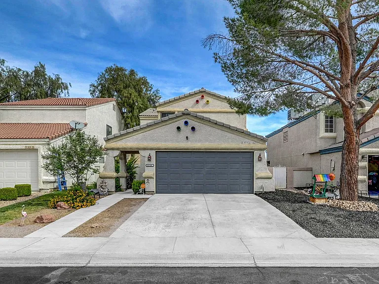 6644 Pepperidge Way — Photo 1