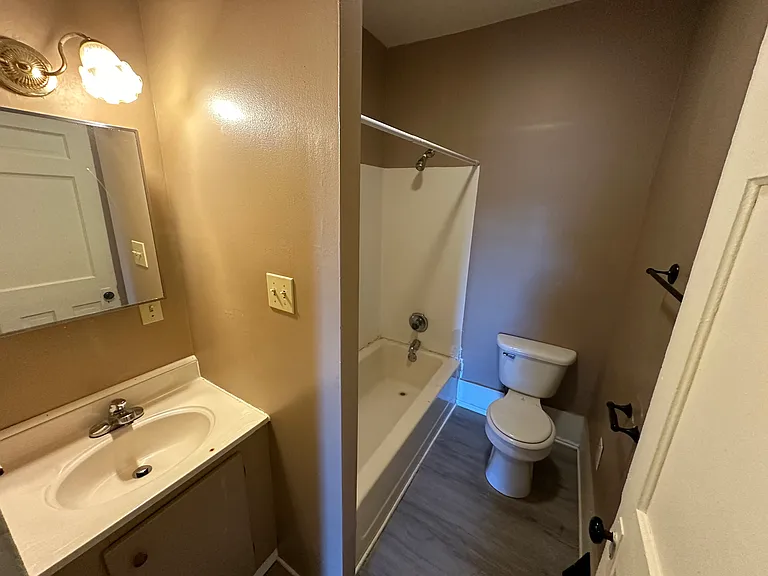 227 King St #1 — Photo 7