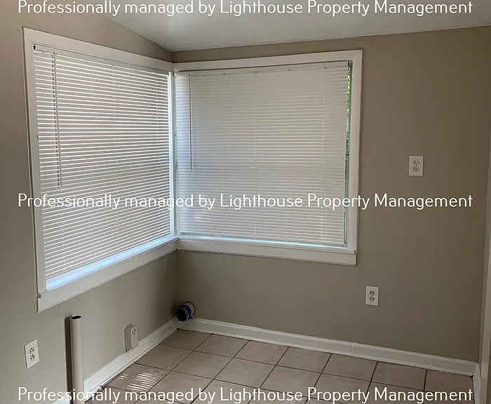 7544 Wilder Ave — Photo 8